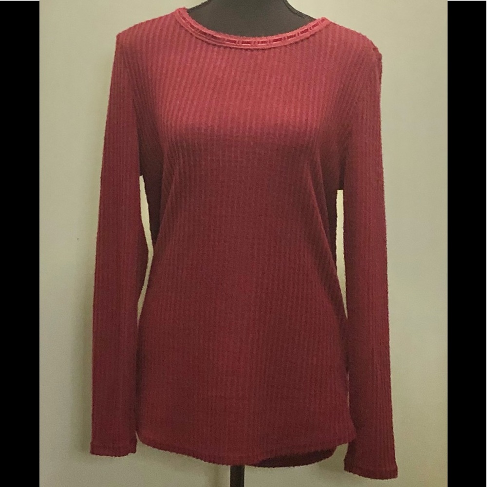 Tahari Long Sleeve Crewneck Top